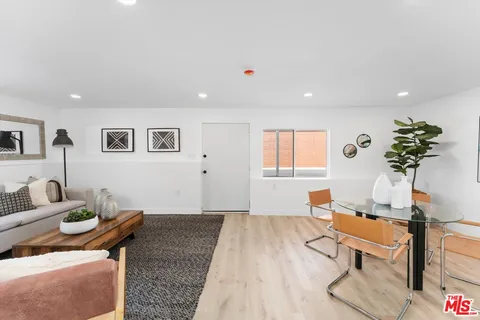 $1,189,800 | 3815 West 60th Street, Los Angeles, CA 90043