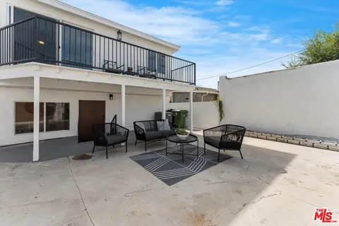 $1,189,800 | 3815 West 60th Street, Los Angeles, CA 90043