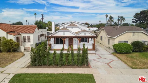 $1,189,800 | 3815 West 60th Street, Los Angeles, CA 90043