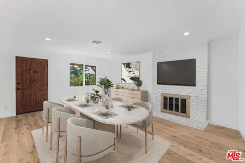 $1,189,800 | 3815 West 60th Street, Los Angeles, CA 90043