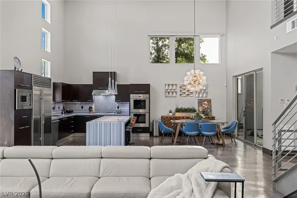 $1,195,000 | 1425 Canyon Ledge Court, Las Vegas, NV 89117