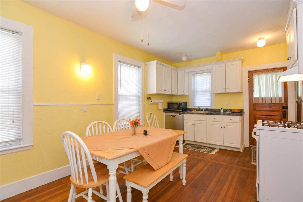 25 Maple Avenue Everett, MA 02149 - Photo 12 of 42