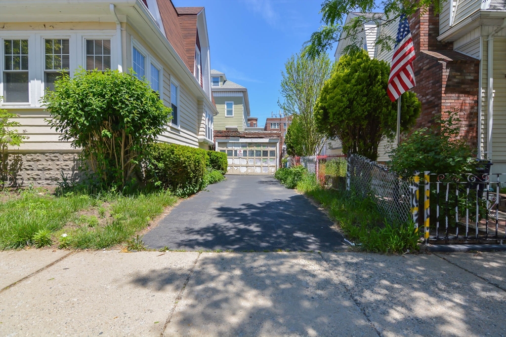 25 Maple Avenue Everett, MA 02149 - Photo 33 of 42