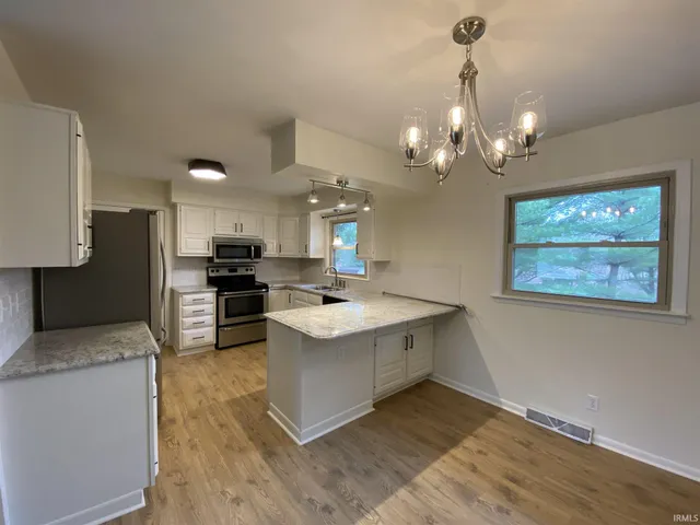 $2,400 | 1100 East Prairie Drive, Bloomington, IN 47408