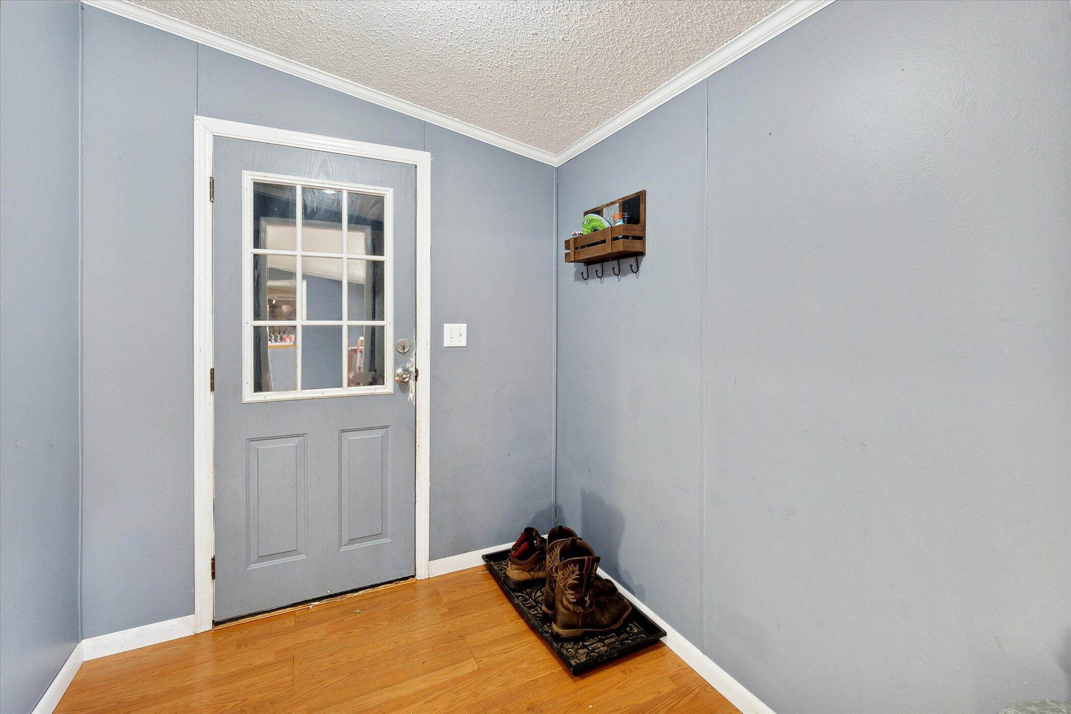 5910 Rogers Road Parma, MI 49269 - Photo 12 of 32 13-5910-Rogers-Rd-Parma-MI-49269-WindowS