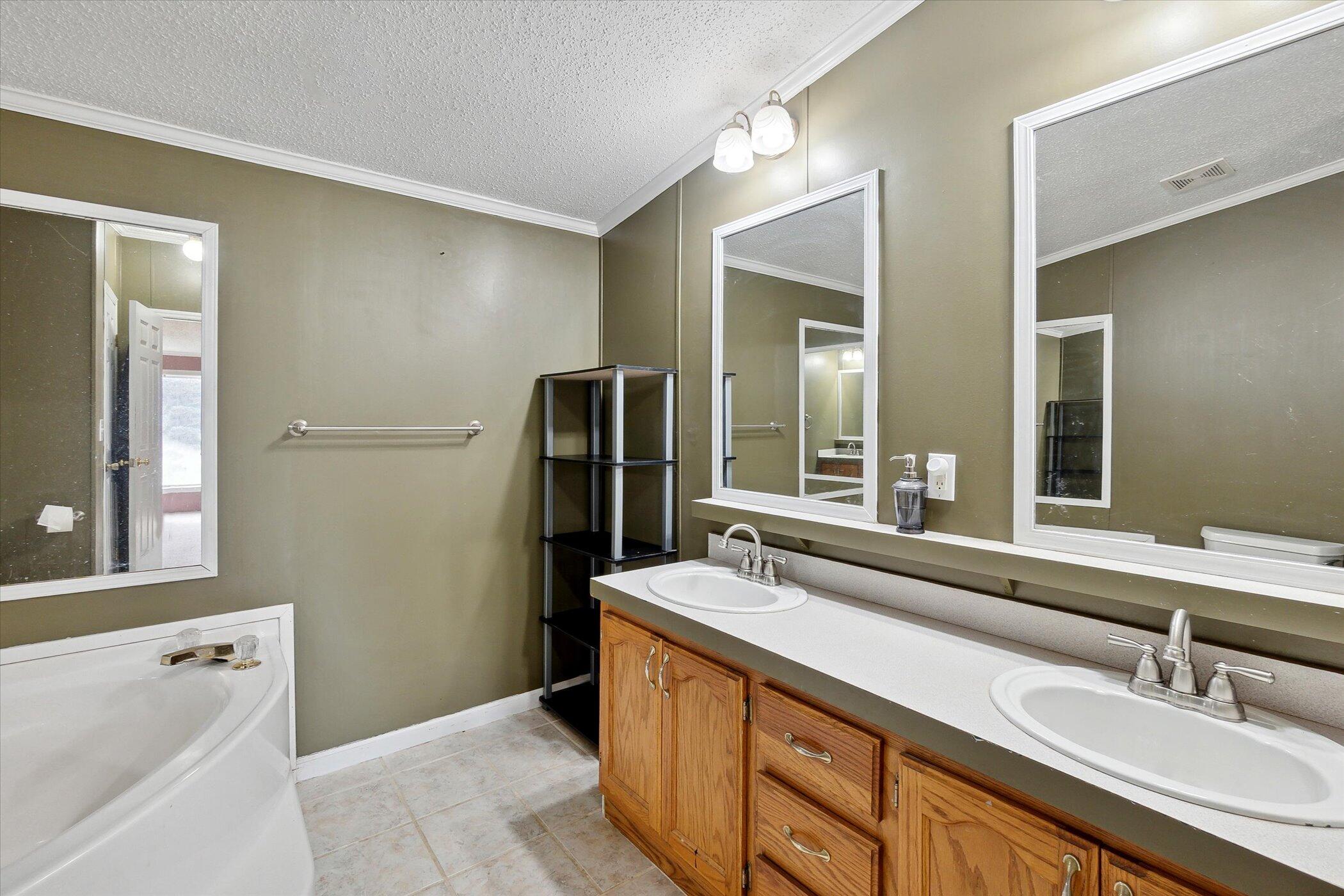 5910 Rogers Road Parma, MI 49269 - Photo 16 of 32 24-5910-Rogers-Rd-Parma-MI-49269-WindowS