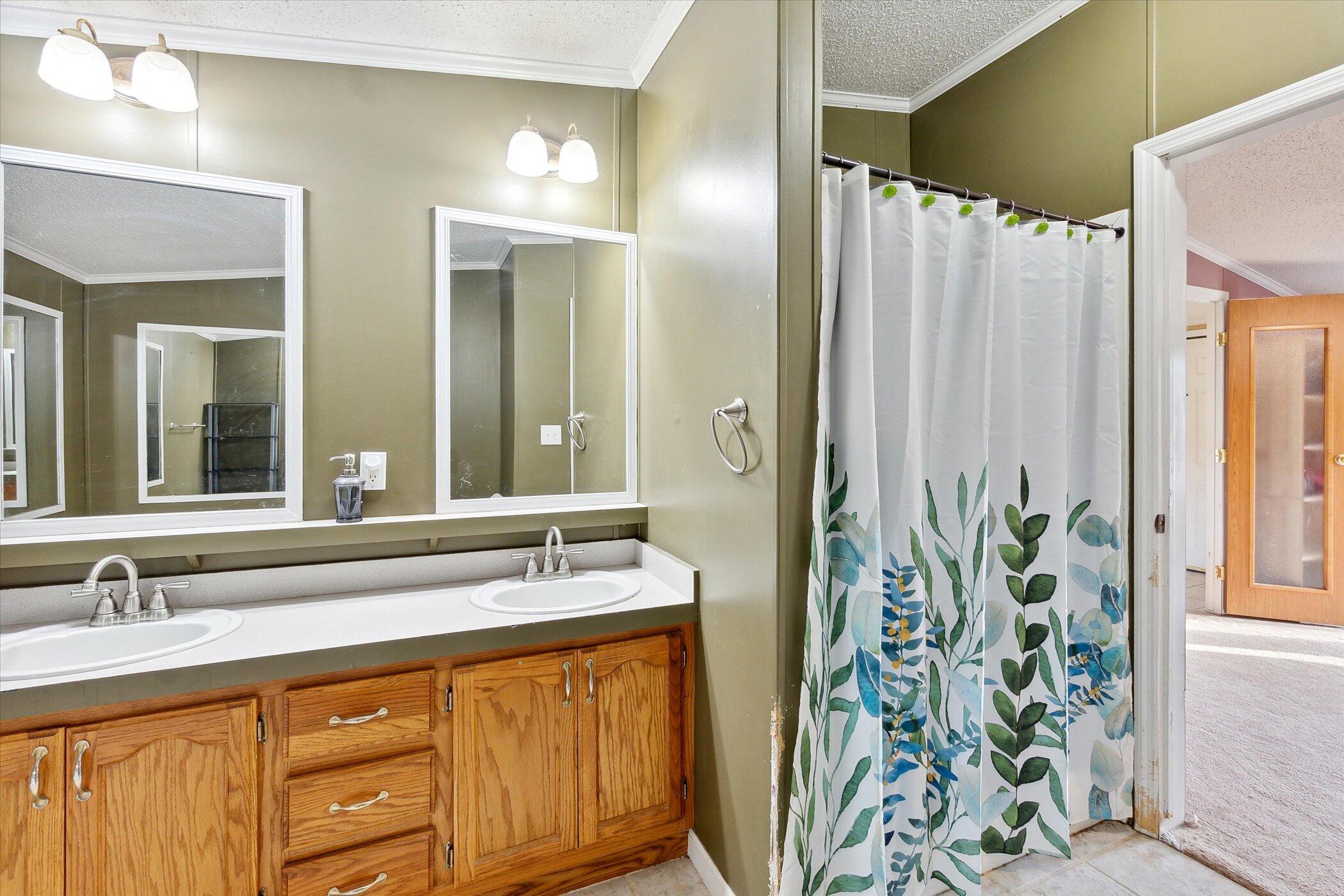 5910 Rogers Road Parma, MI 49269 - Photo 18 of 32 26-5910-Rogers-Rd-Parma-MI-49269-WindowS