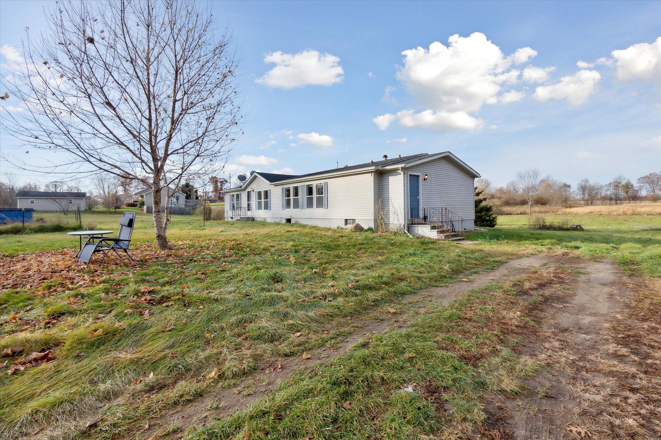 5910 Rogers Road Parma, MI 49269 - Photo 27 of 32 04-5910-Rogers-Rd-Parma-MI-49269-WindowS