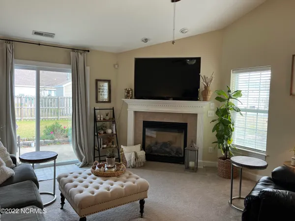 $2,000 | 2941 Beunavista Court, Greenville, NC 27834