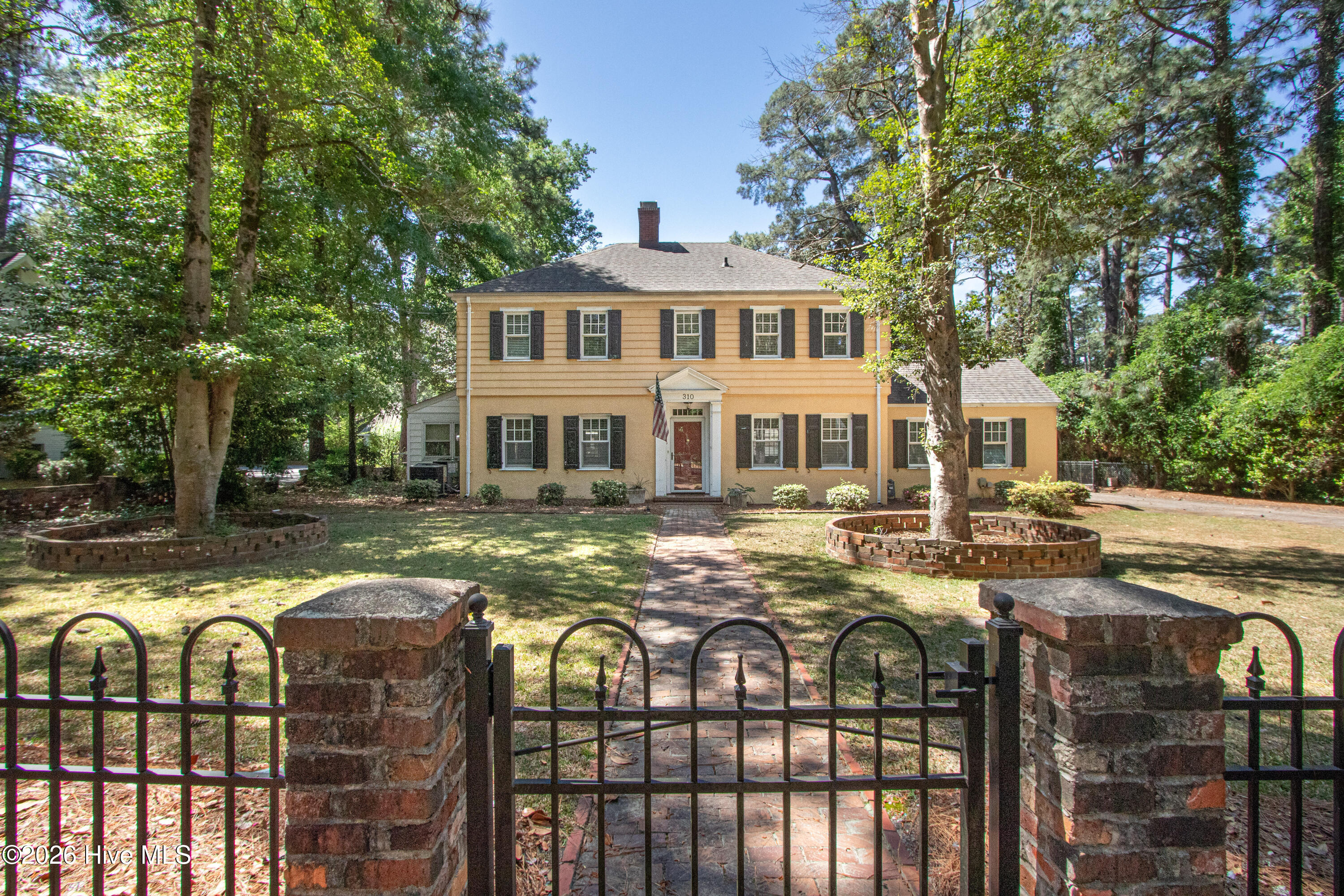 310 East Morganton Road Southern Pines, NC 28387 - Photo 2 of 37 FrontExterior2