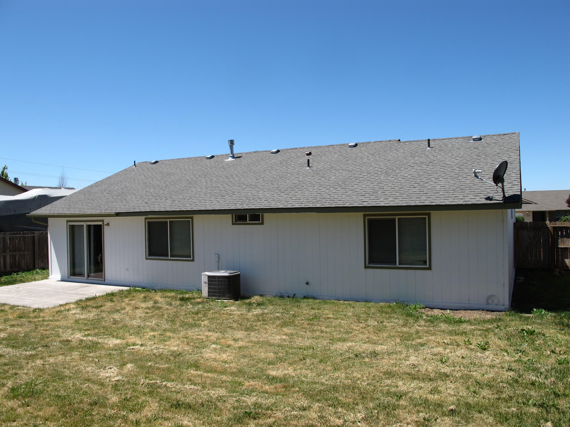 7343 Ruth Drive Klamath Falls, OR 97603 - Photo 6 of 21 IMG_2878