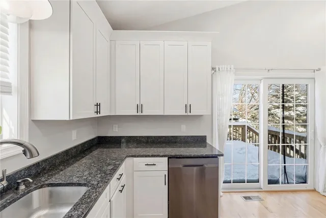 $570,000 | 18 Anama Avenue, East Providence, RI 02916