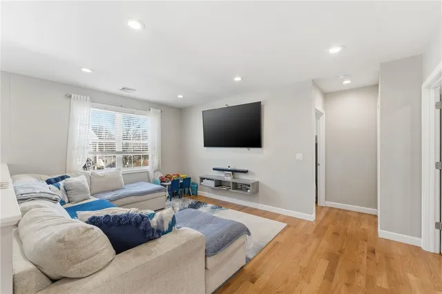 $570,000 | 18 Anama Avenue, East Providence, RI 02916