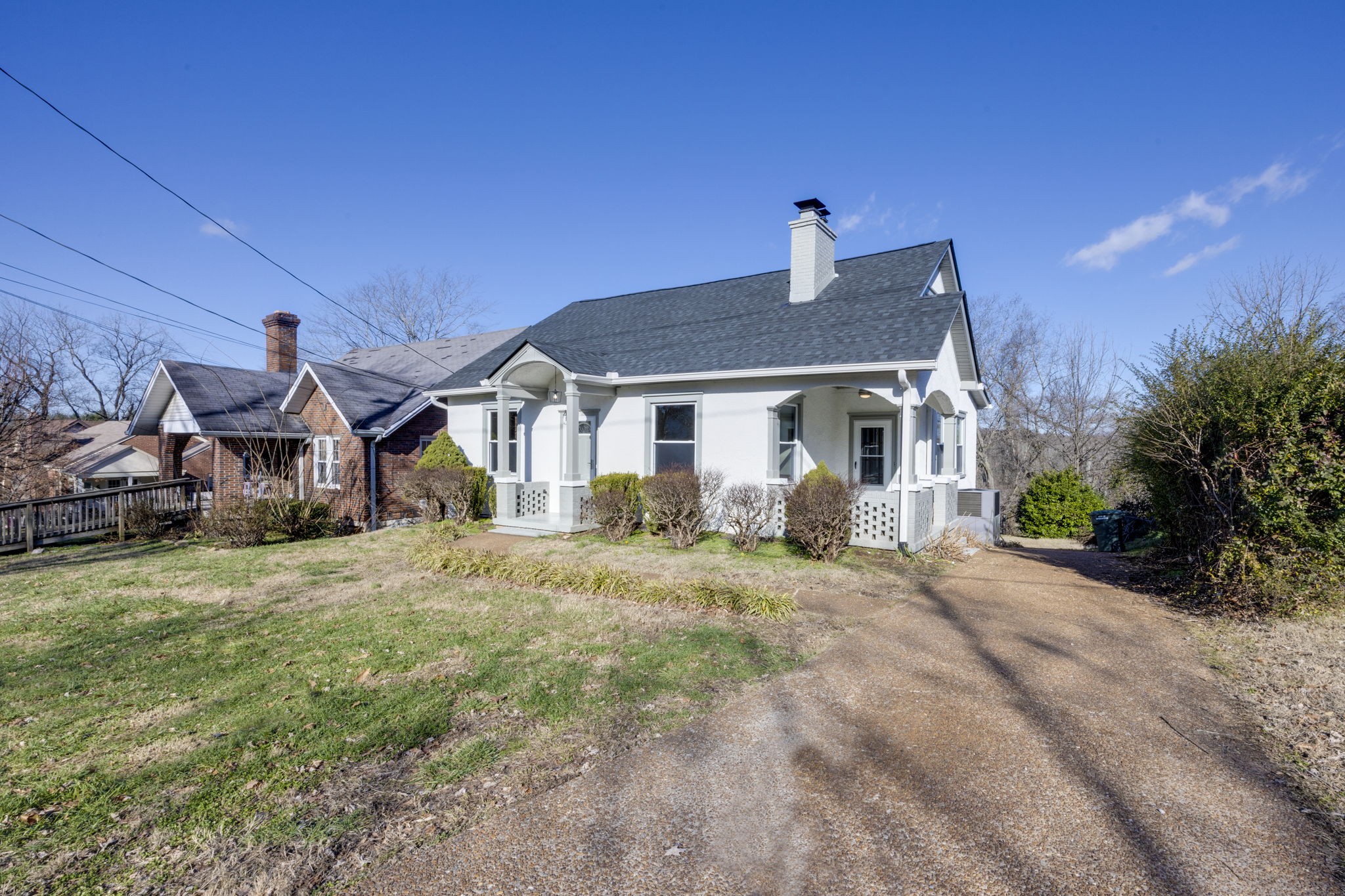 607 3rd Avenue West Springfield, TN 37172 - Photo 8 of 65 a front view of a house with a yard