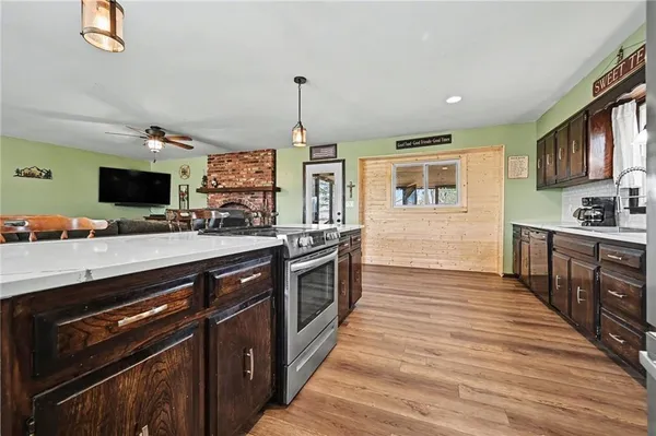 $434,900 | 1228 Southwest Town And Country Lane, Plattsburg, MO 64477