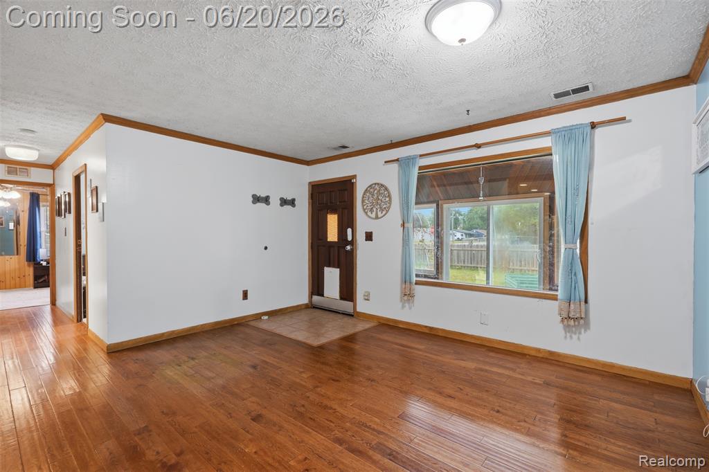 3604 Minton Road Lake Orion, MI 48359 - Photo 6 of 54