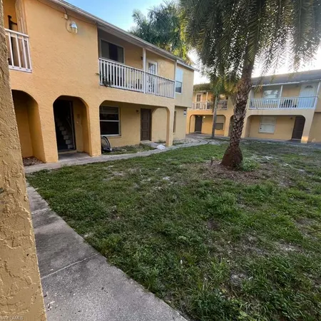 $1,050 | 3950 Lora Street, Unit 205, Fort Myers, FL 33916