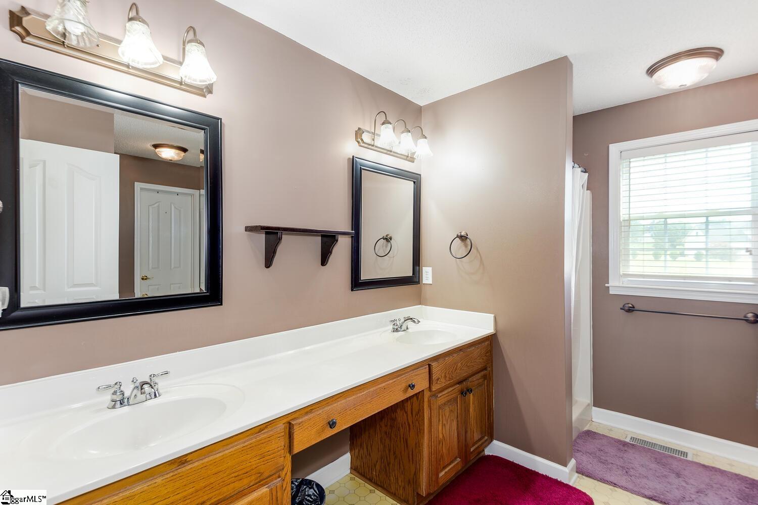 115 North Silver Ridge Drive Greer, SC 29651 - Photo 19 of 33 Gallery Image 19