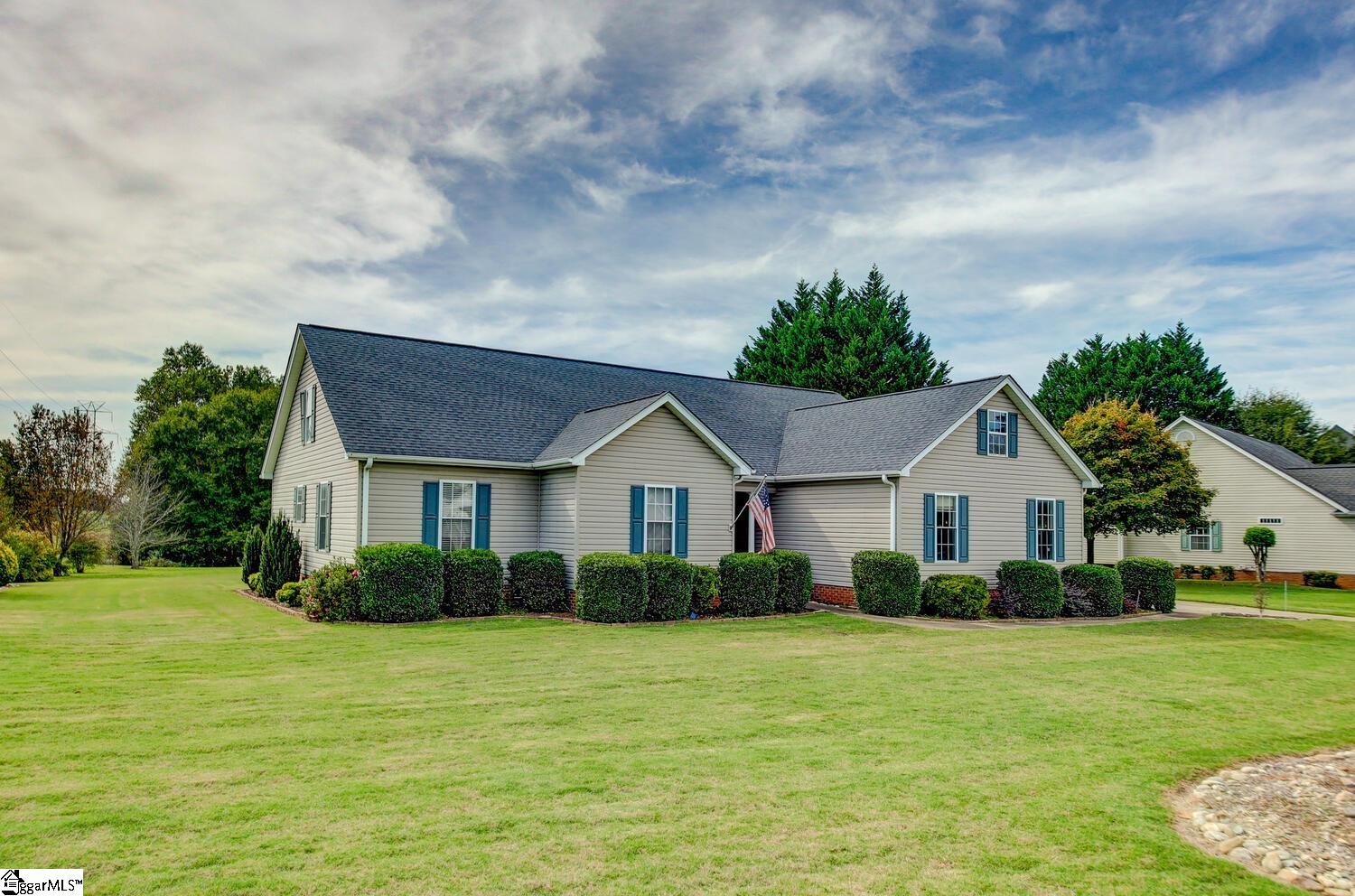 115 North Silver Ridge Drive Greer, SC 29651 - Photo 32 of 33 Gallery Image 32