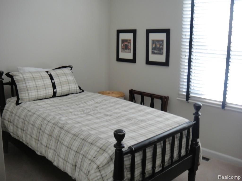 418 Cypress Road Rochester, MI 48309 - Photo 11 of 13 DSC01396.jpg