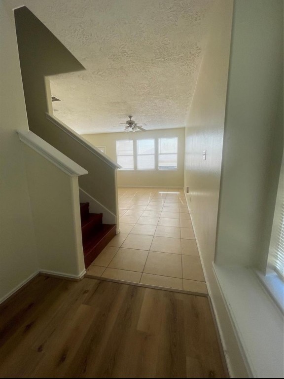13064 Peppergate Lane Houston, TX 77044 - Photo 3 of 18 a view of entryway