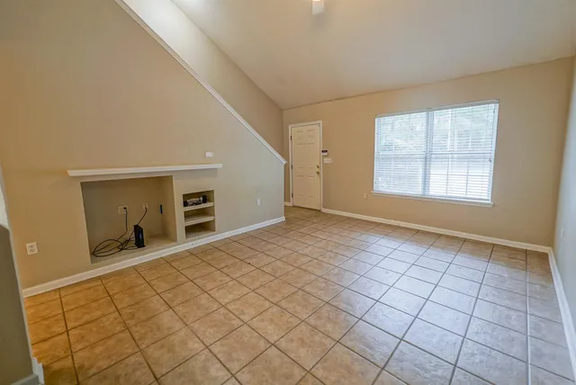 $1,350 | 2738 West Tharpe Street, Unit 101, Tallahassee, FL 32303
