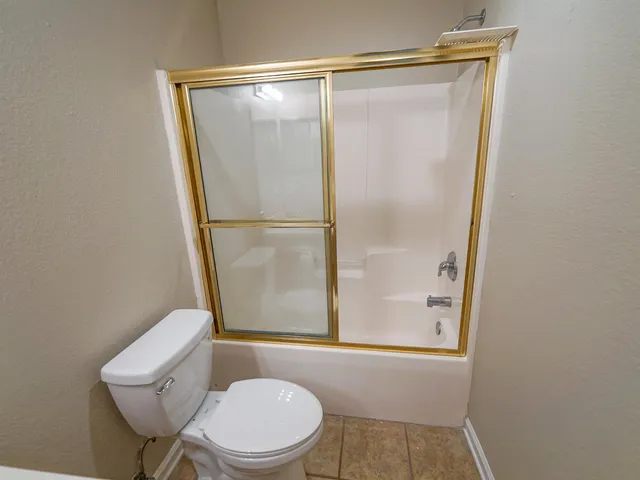 $1,350 | 2738 West Tharpe Street, Unit 101, Tallahassee, FL 32303