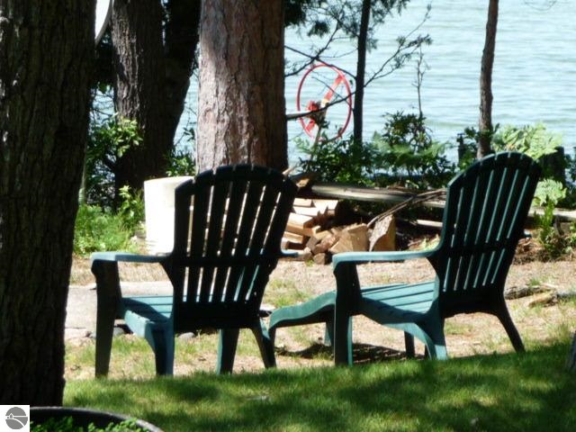 8763 Skegemog Point Road Williamsburg, MI 49690 - Photo 11 of 32 1787986-10.JPG