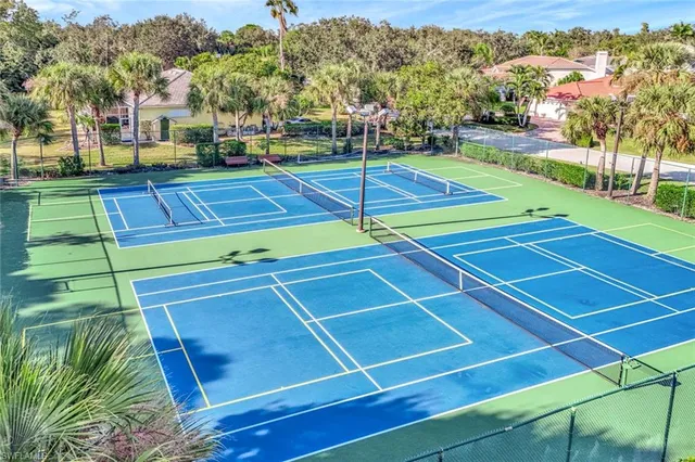 a view of an outdoor space