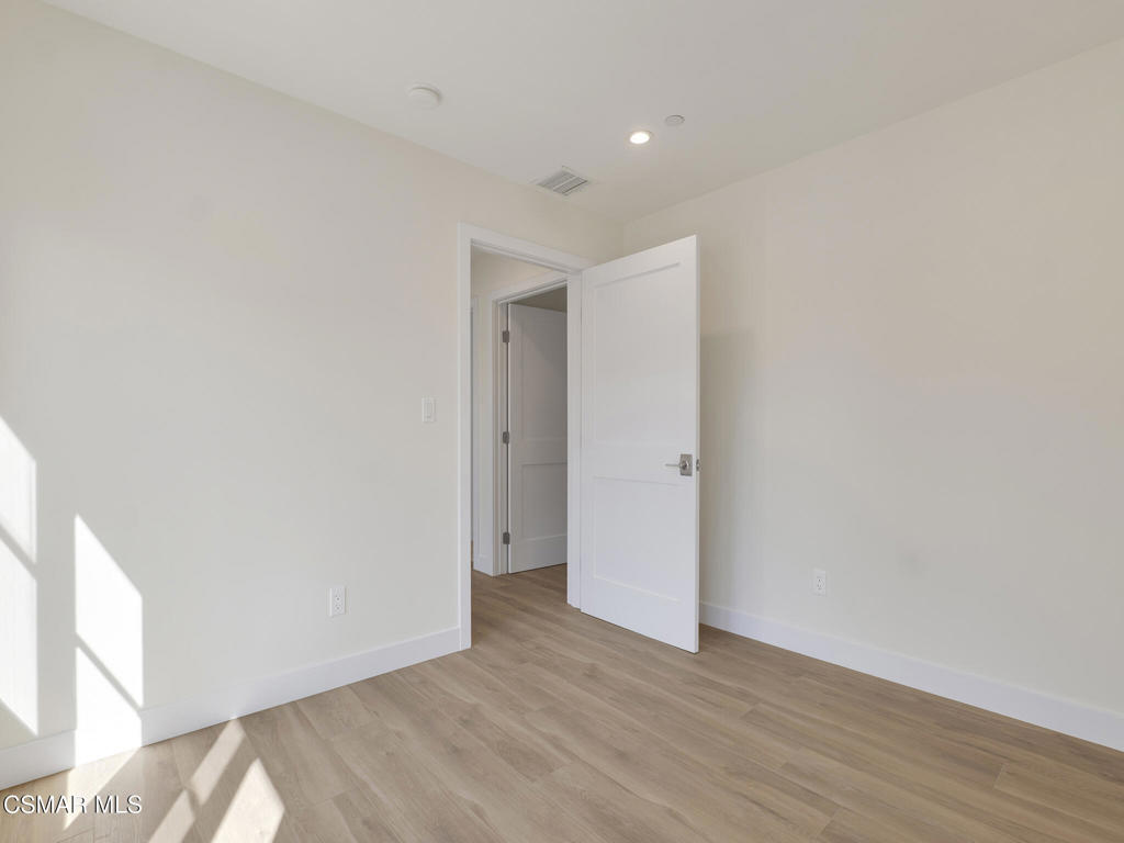 3190 Los Robles Road, Unit B Thousand Oaks, CA 91362 - Photo 19 of 21 a view of an empty room
