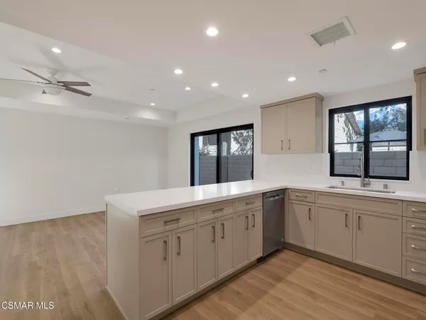 $4,300 | 3190 Los Robles Road, Unit B, Thousand Oaks, CA 91362