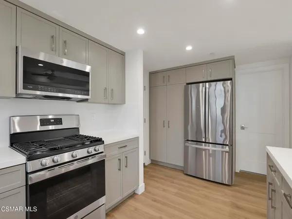 $4,300 | 3190 Los Robles Road, Unit B, Thousand Oaks, CA 91362