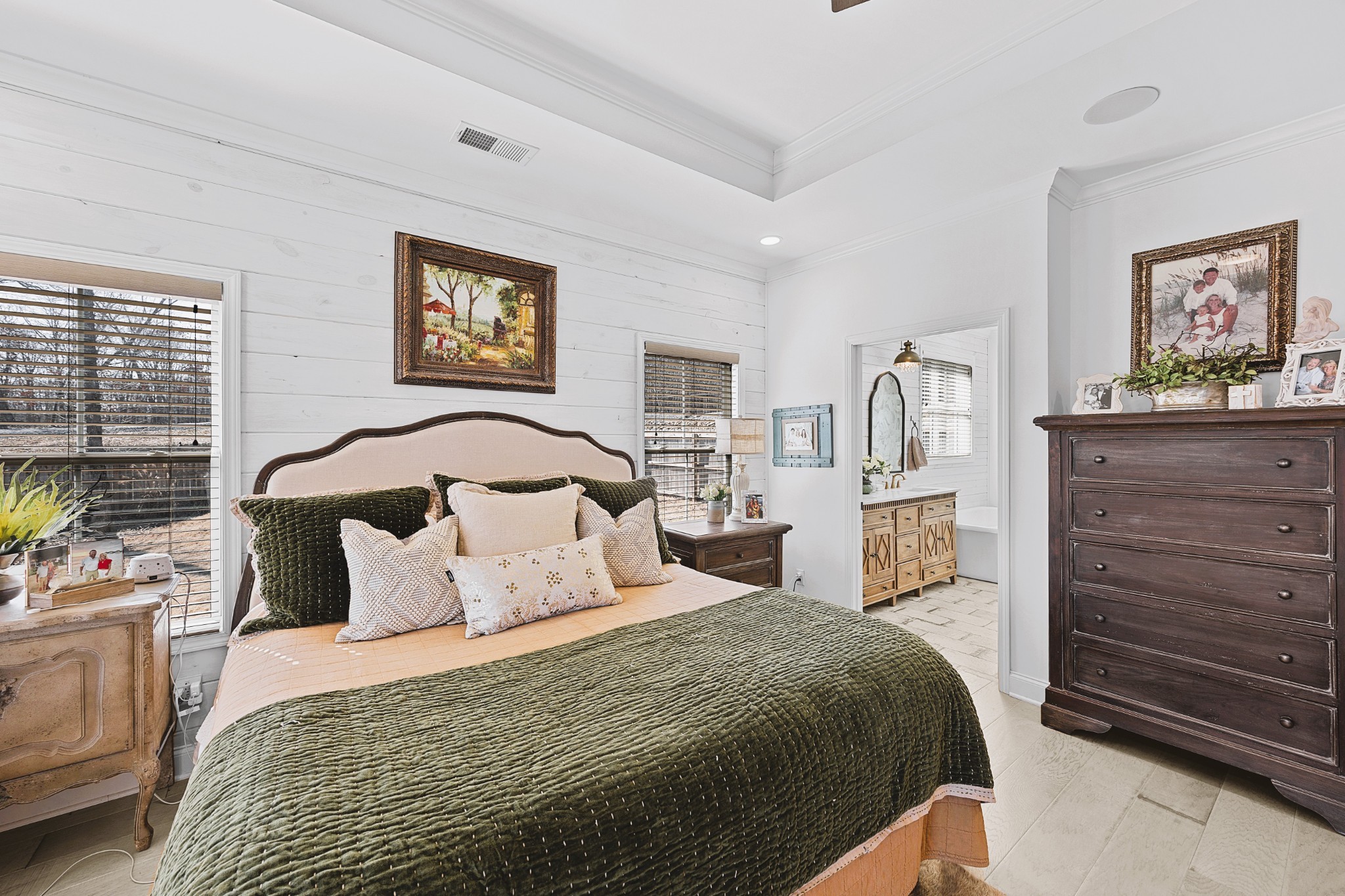 15 Barbara Road Buchanan, TN 38222 - Photo 19 of 35 a bedroom with a large bed and a tv