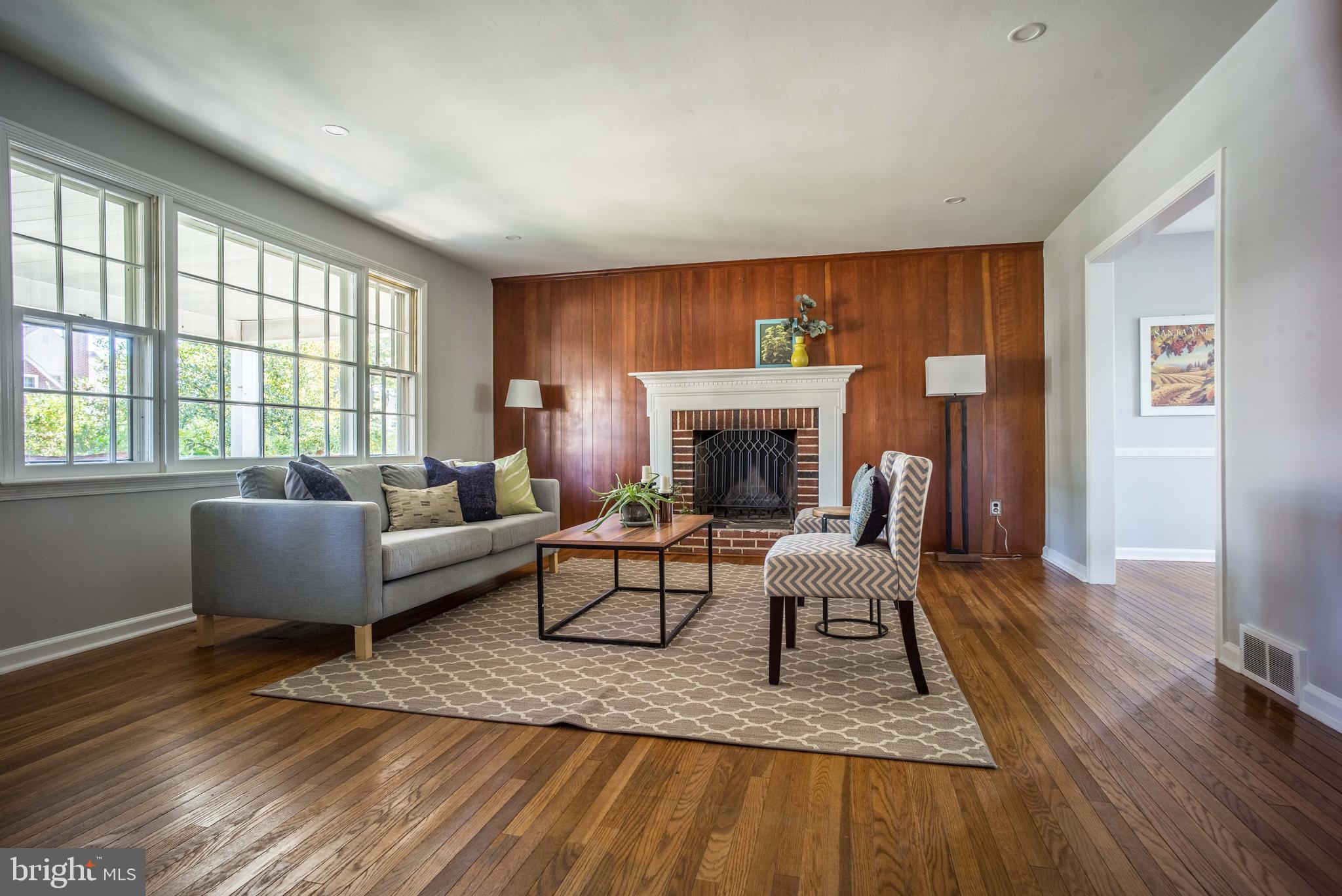 174 Rambling Way Springfield, PA 19064 - Photo 1 of 36 Living room