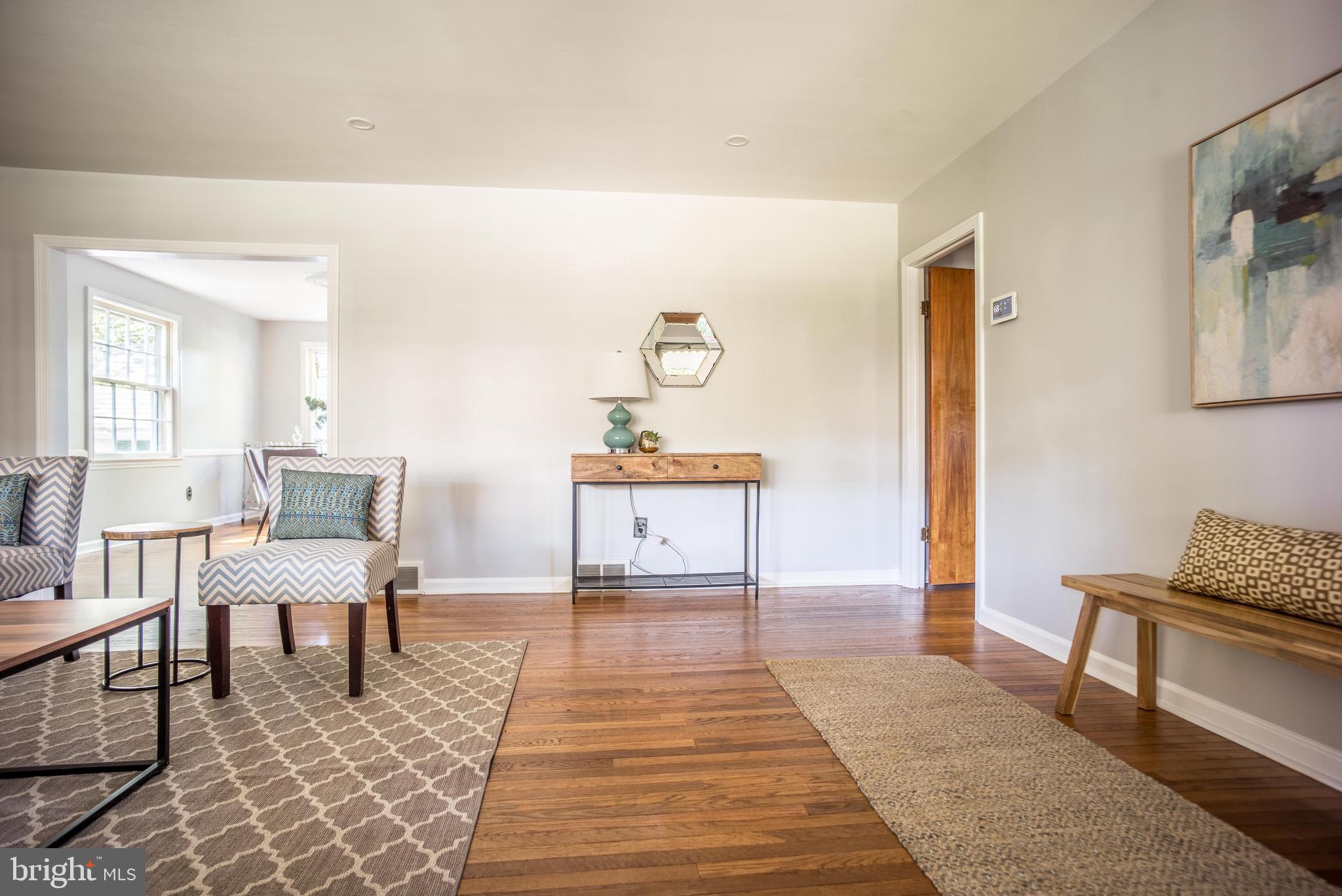 174 Rambling Way Springfield, PA 19064 - Photo 8 of 36 Living room