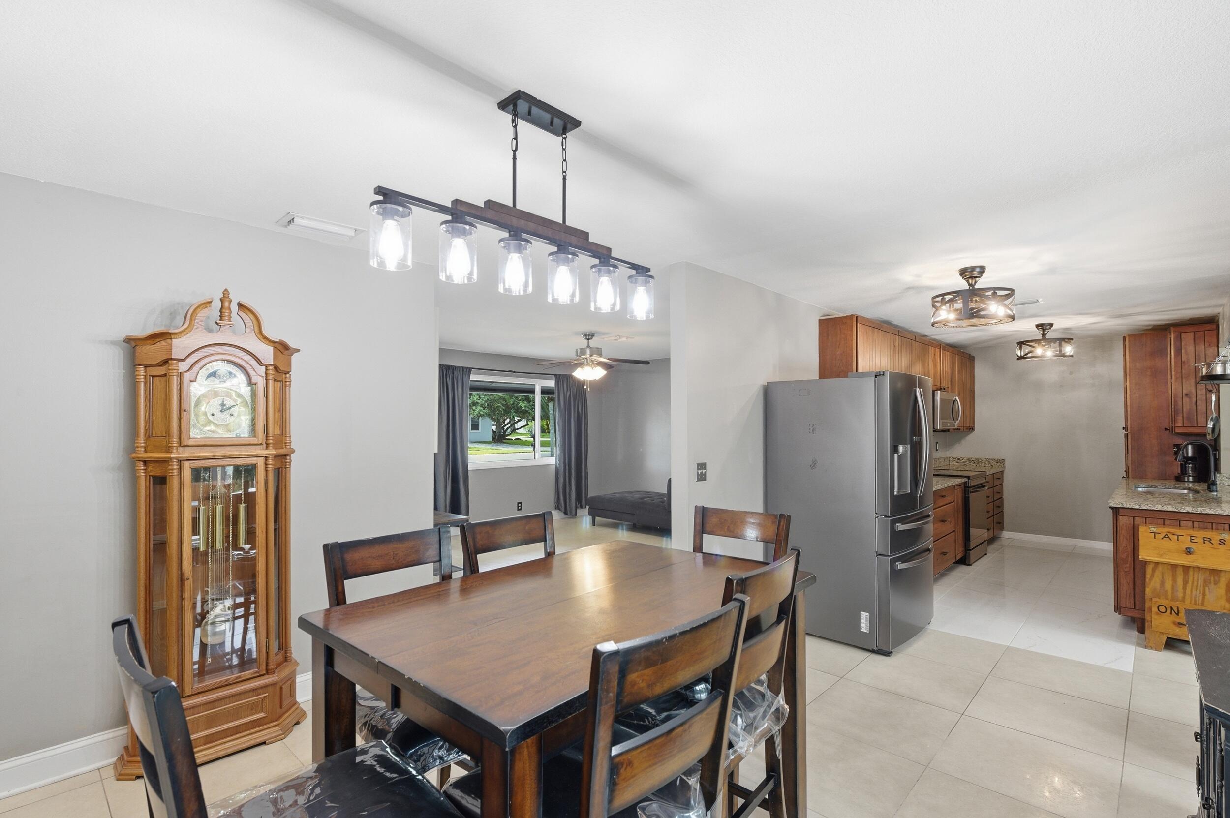 316 Riverdale Road Palm Springs, FL 33461 - Photo 9 of 35 Dining