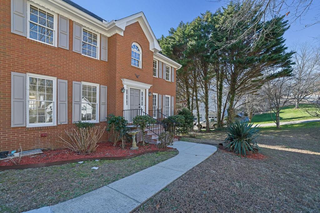 300 Farm Track Roswell, GA 30075 - Photo 4 of 41