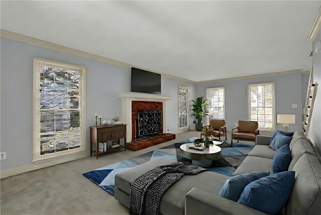 300 Farm Track Roswell, GA 30075 - Photo 7 of 41