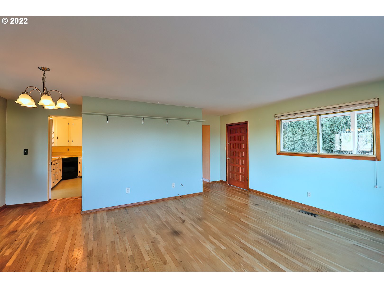 1940 Southeast Henkle Road Corbett, OR 97019 - Photo 11 of 31 Gallery Image 11