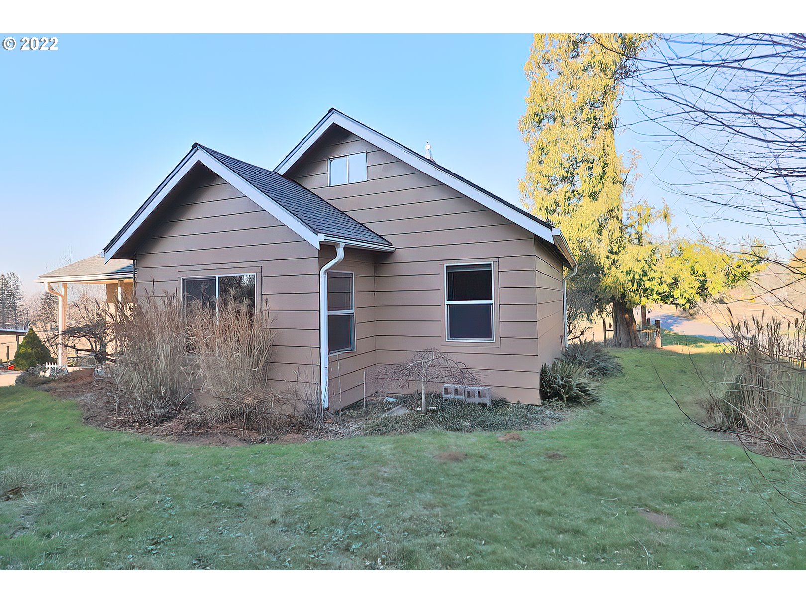 1940 Southeast Henkle Road Corbett, OR 97019 - Photo 4 of 31 Gallery Image 4