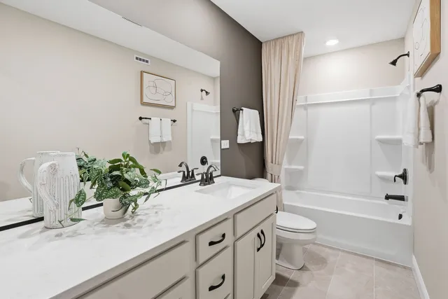 $636,954 | 205 Steeple Bush Lane, Unit 10444, Schaumburg, IL 60193