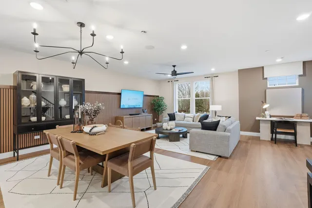 $636,954 | 205 Steeple Bush Lane, Unit 10444, Schaumburg, IL 60193