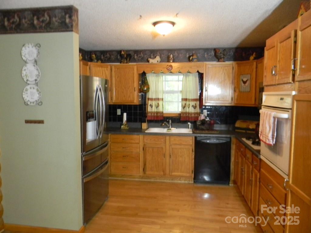 1425 Sorrells Cove Road Clyde, NC 28721 - Photo 4 of 22