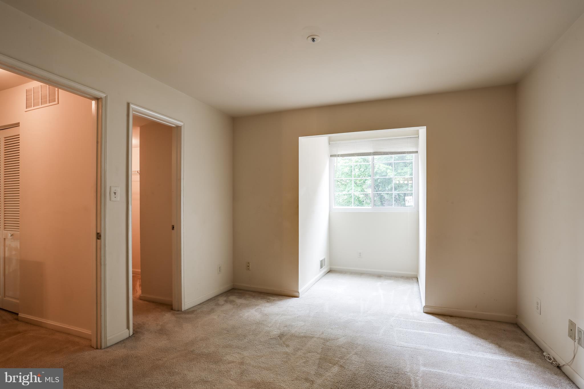 4954 Columbia Road, Unit 55 Columbia, MD 21044 - Photo 15 of 27 Bedroom (Master) with sitting area