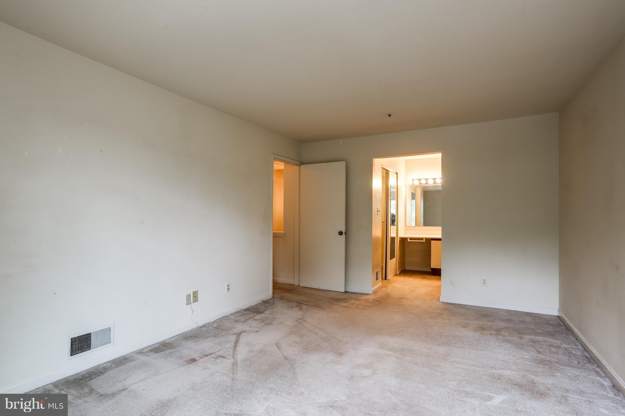 4954 Columbia Road, Unit 55 Columbia, MD 21044 - Photo 17 of 27 Bath (Master)