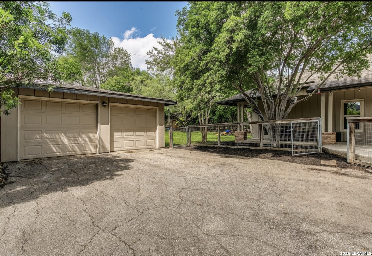 411 Garraty Road Terrell Hills, TX 78209 - Photo 27 of 28