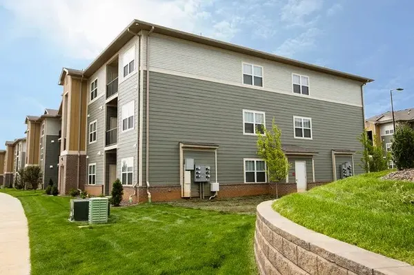 $1,197 | 6015 Bristol Bluffs Circle, Louisville, KY 40299