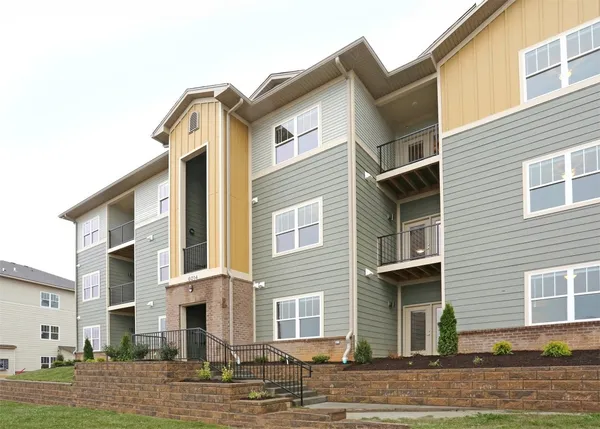 $1,197 | 6015 Bristol Bluffs Circle, Louisville, KY 40299