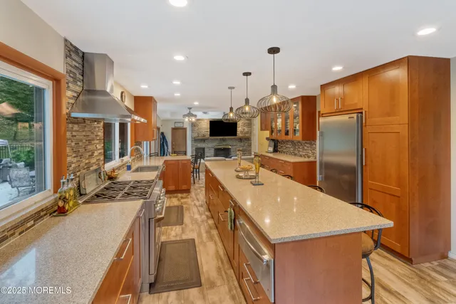 $1,250,000 | 12 Crest Drive, Colts Neck, NJ 07722