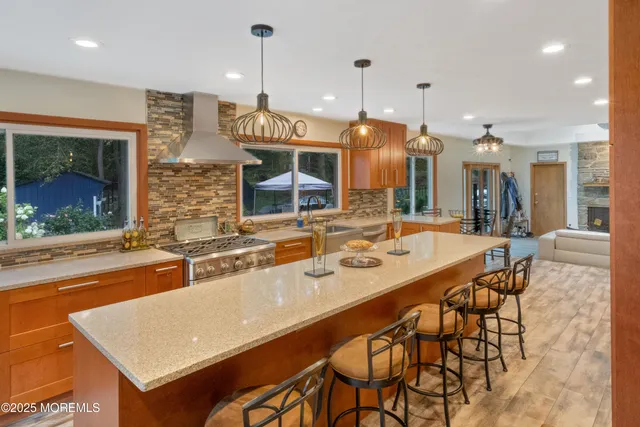 $1,250,000 | 12 Crest Drive, Colts Neck, NJ 07722